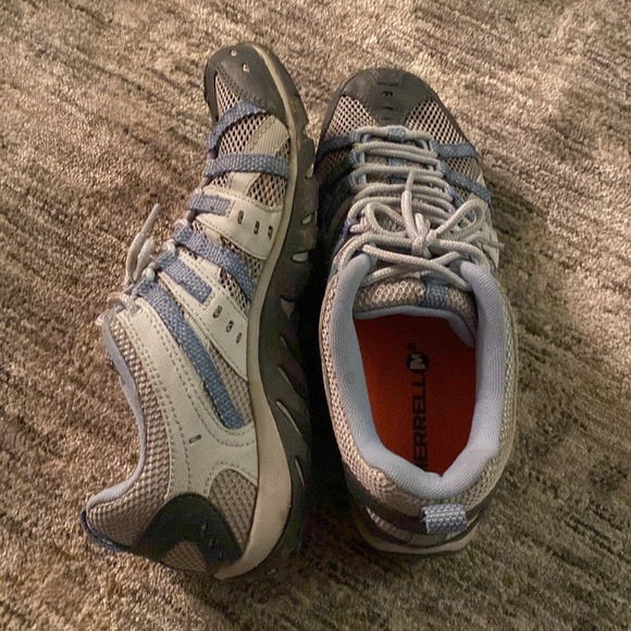 Merrell Gray and Blue Hiking Shoes - women’s size 7.5 - lace up- mesh front - Picture 5 of 7